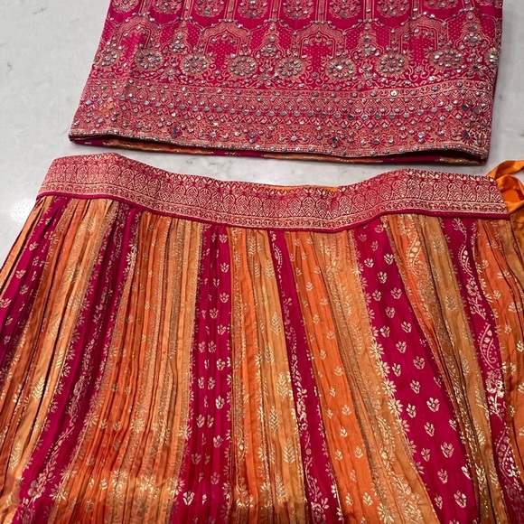 Indian Banarasi Silk Lenga Choli - Picture 2 of 6